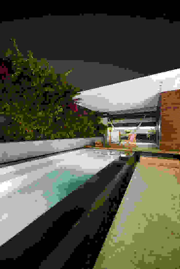 by Ricardo Moreno Arquitectos Modern