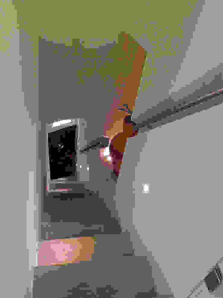 Ossigeno Architettura 지중해스타일 복도, 현관 & 계단