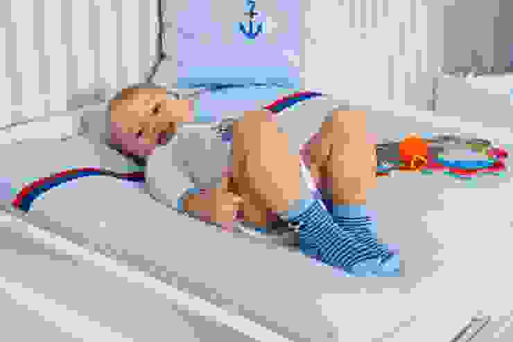 por Kidsroomstyle/KRS-Design Eclético