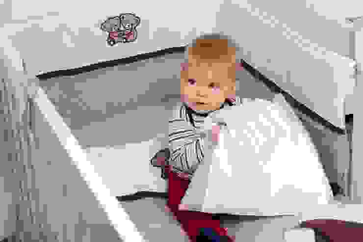 por Kidsroomstyle/KRS-Design Eclético