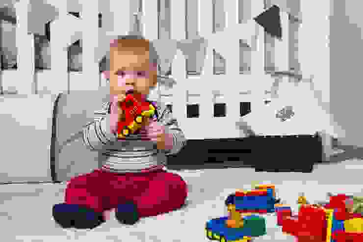 por Kidsroomstyle/KRS-Design Eclético