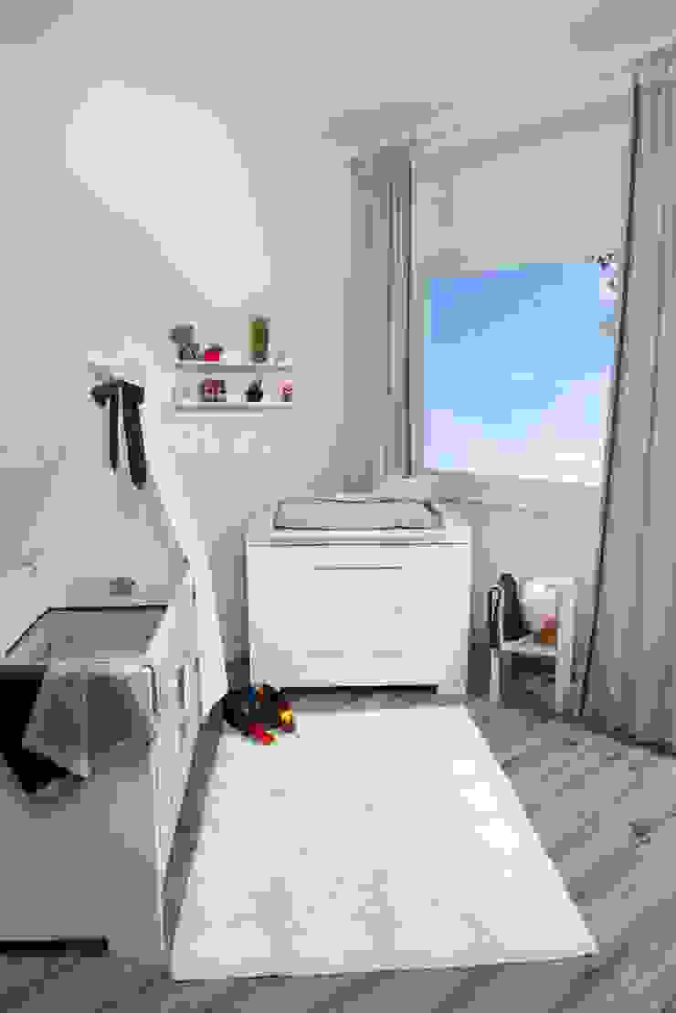 por Kidsroomstyle/KRS-Design Eclético