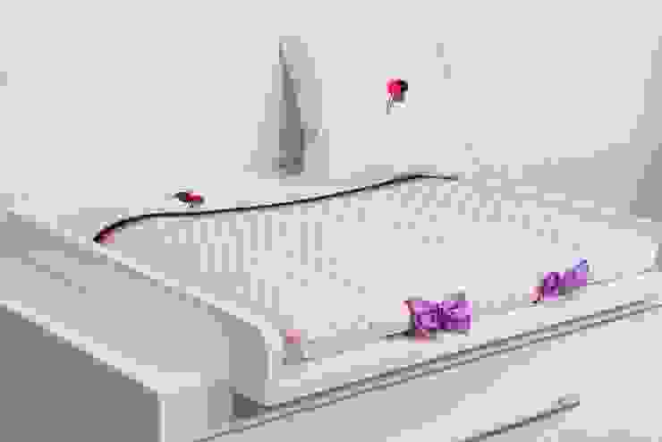 por Kidsroomstyle/KRS-Design Eclético