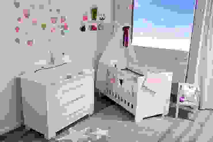 por Kidsroomstyle/KRS-Design Eclético