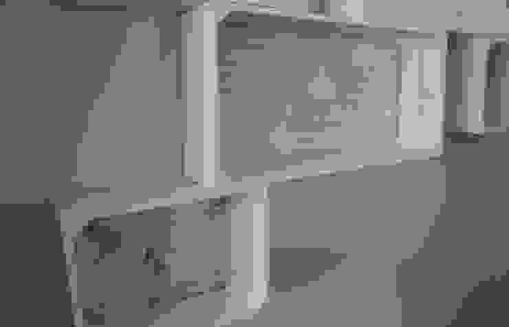 Oleh Muebles Diferentes Minimalis