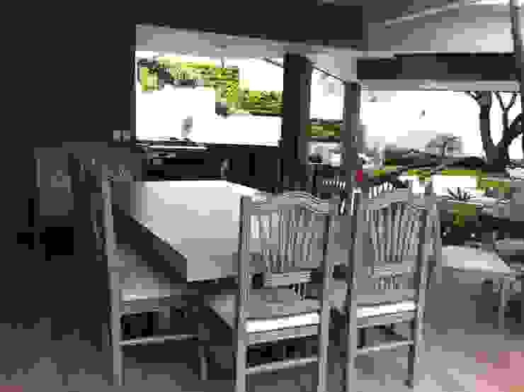 IDEAR INTERIORISMO Eclectic style dining room Wood Grey