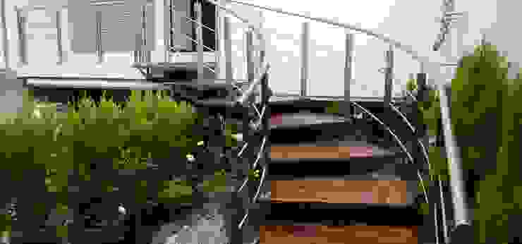 Valeriano Villegas Pasillos, vestíbulos y escaleras de estilo moderno