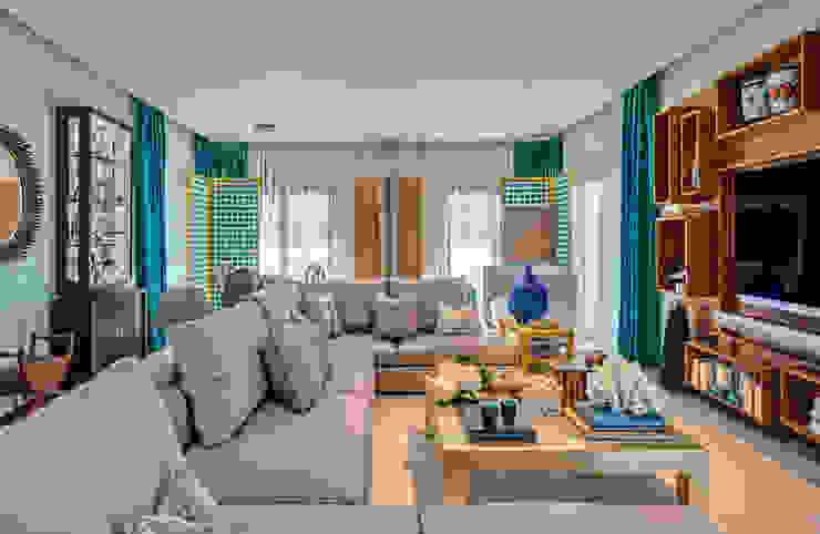 Eclectic style living room by Viterbo Interior design Eclectic