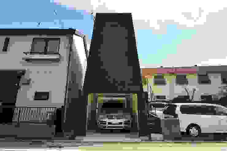 Mountain House, 関口太樹+知子建築設計事務所 関口太樹+知子建築設計事務所 Modern Houses Stone Black