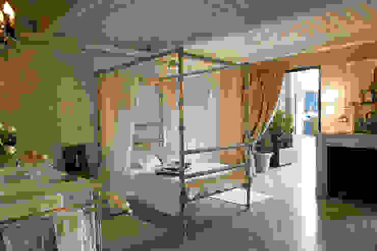 ECOchic BARASONA Diseño y Comunicacion Dormitorios de estilo rústico
