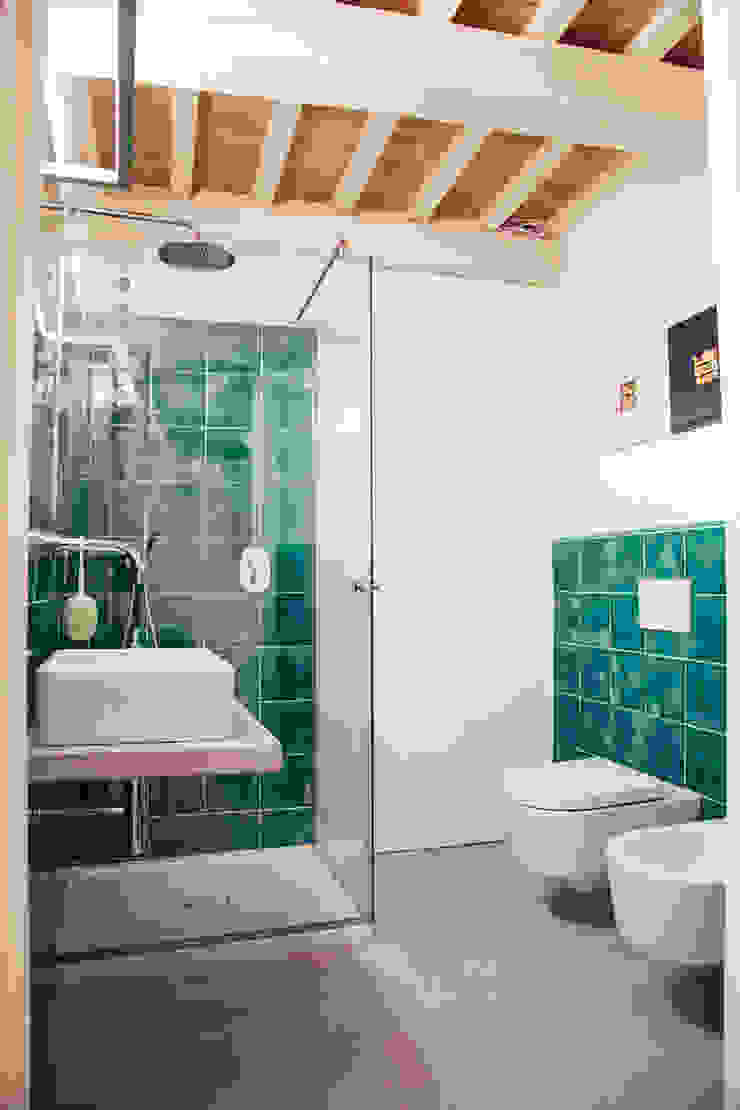 Casa Amalasunta, Ossigeno Architettura Ossigeno Architettura Mediterranean style bathrooms