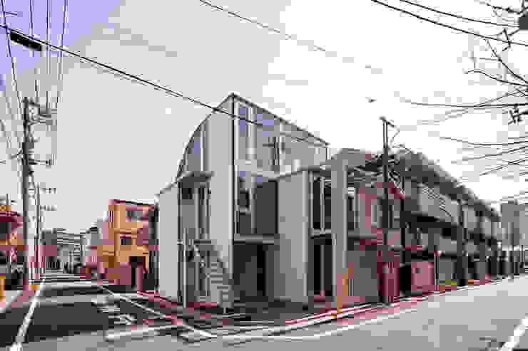 線と面の家：世田谷の狭小二世帯住宅 AIRアーキテクツ建築設計事務所 モダンな 家