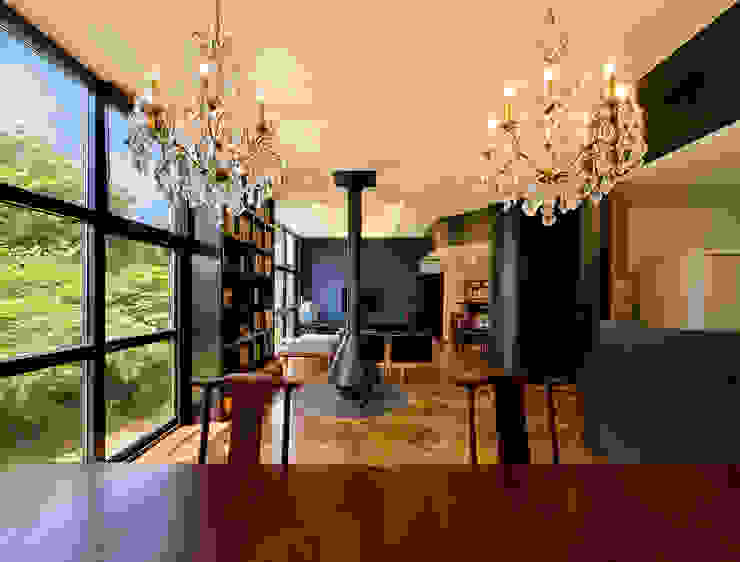 混構造の自然住宅, モリモトアトリエ / morimoto atelier モリモトアトリエ / morimoto atelier Modern Dining Room Blue
