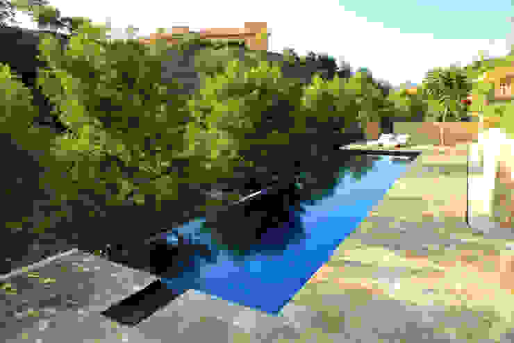 Adrián Martínez Arquitectos Moderne Pools