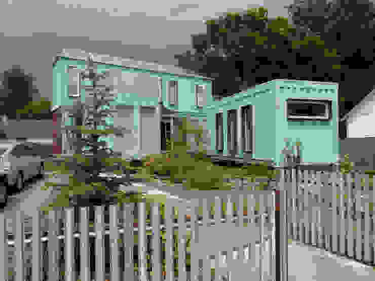 Container home front street view homify Casas estilo moderno: ideas, arquitectura e imágenes Hierro/Acero