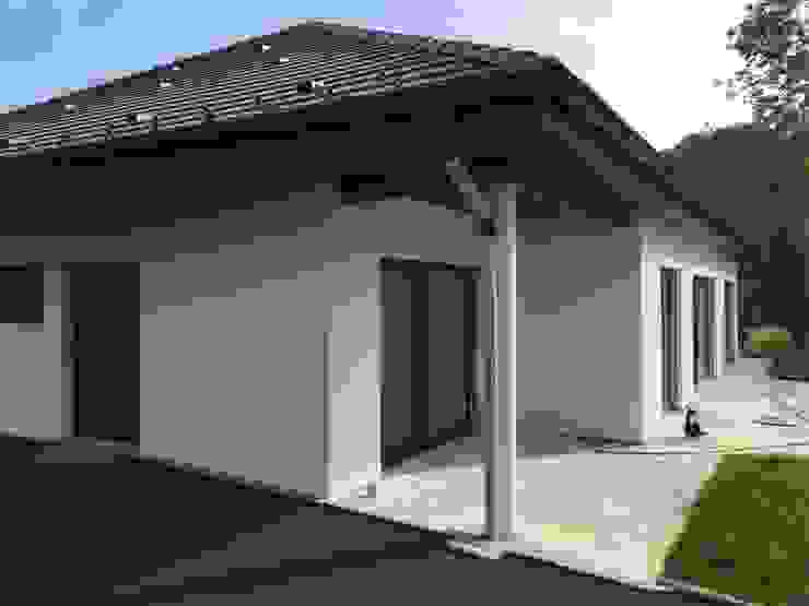 A.FUKE-PRIGENT ARCHITECTE Classic style houses