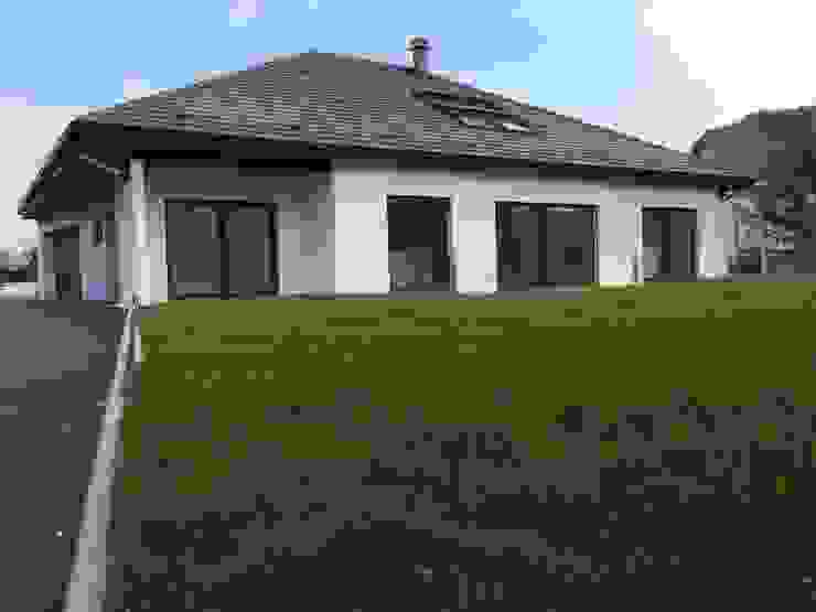 A.FUKE-PRIGENT ARCHITECTE Classic style houses