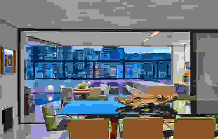 Isabela Canaan Arquitetos e Associados Comedores de estilo moderno