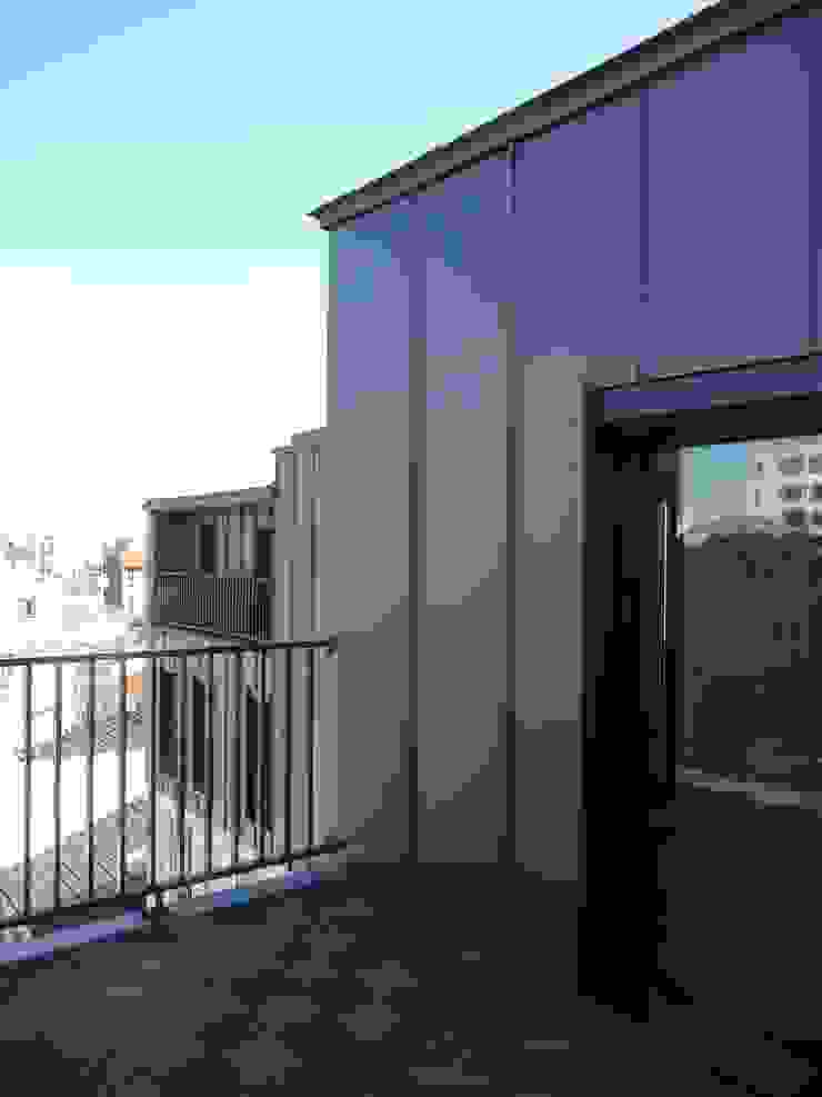 Sur-élevation à ossature Bois - Montreuil, AADD+ AADD+ Balcon, Veranda & Terrasse modernes