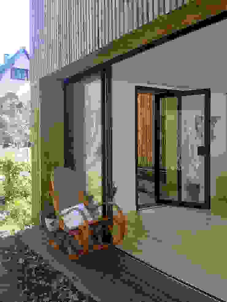 Un Loft à l'Orée du Bois, AADD+ AADD+ Balcon, Veranda & Terrasse minimalistes