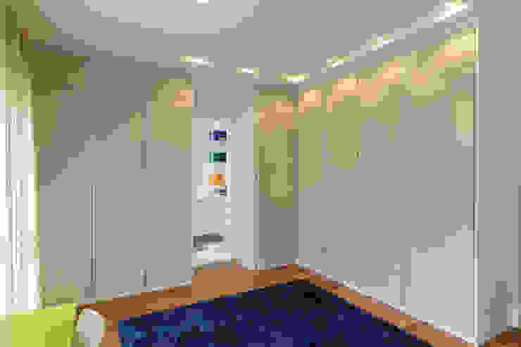 LAM Arquitetura | Interiores Modern nursery/kids room