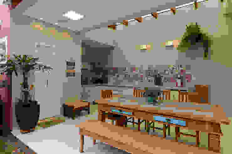 LAM Arquitetura | Interiores Modern balcony, veranda & terrace