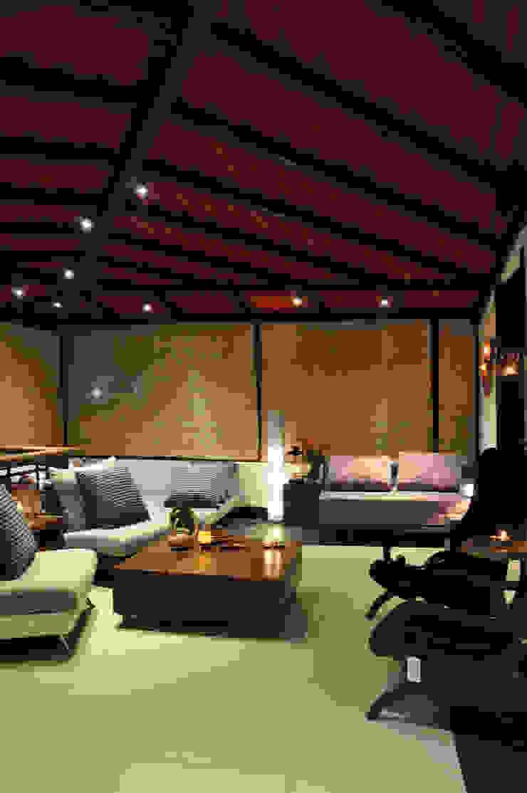 The Delhi Design Store monica khanna designs Moderne studeerkamer