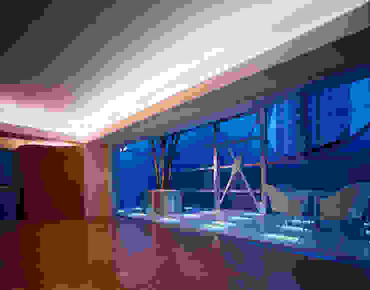 Moderne Wohnzimmer von Guen BERTHEAU-SUZUKI Co.,Ltd. Modern