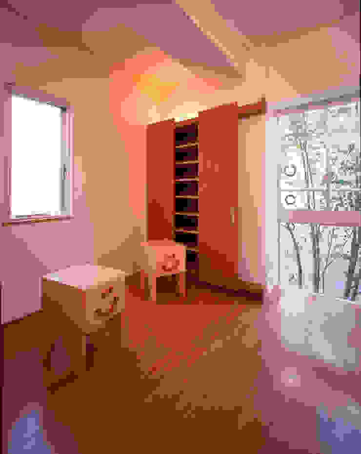 Moderne Schlafzimmer von Guen BERTHEAU-SUZUKI Co.,Ltd. Modern
