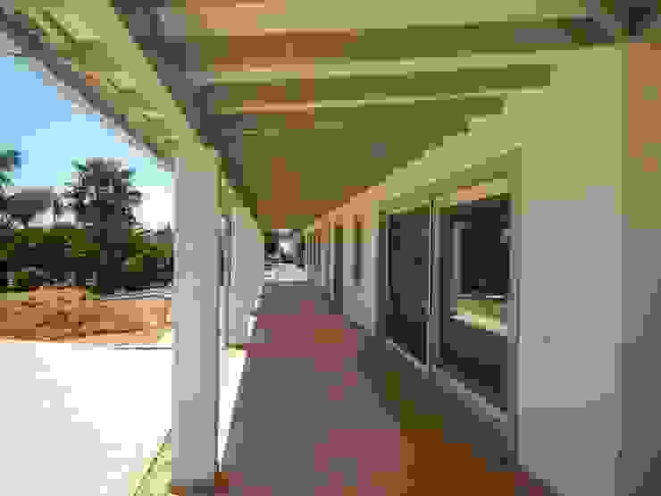 Isolamento Térmico pelo exterior Casas mediterrânicas por RenoBuild Algarve Mediterrânico