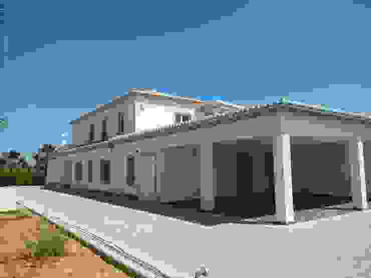 Isolamento Térmico pelo exterior Casas mediterrânicas por RenoBuild Algarve Mediterrânico