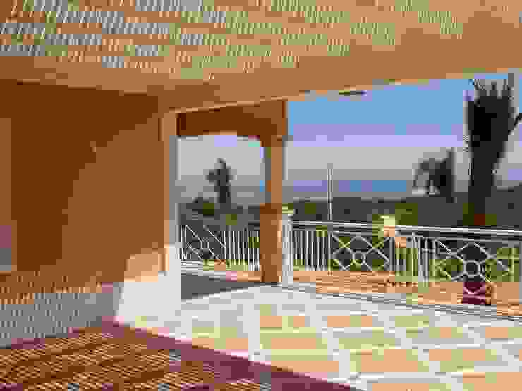 Thermal Insulation - ETICS RenoBuild Algarve Nhà phong cách Địa Trung Hải