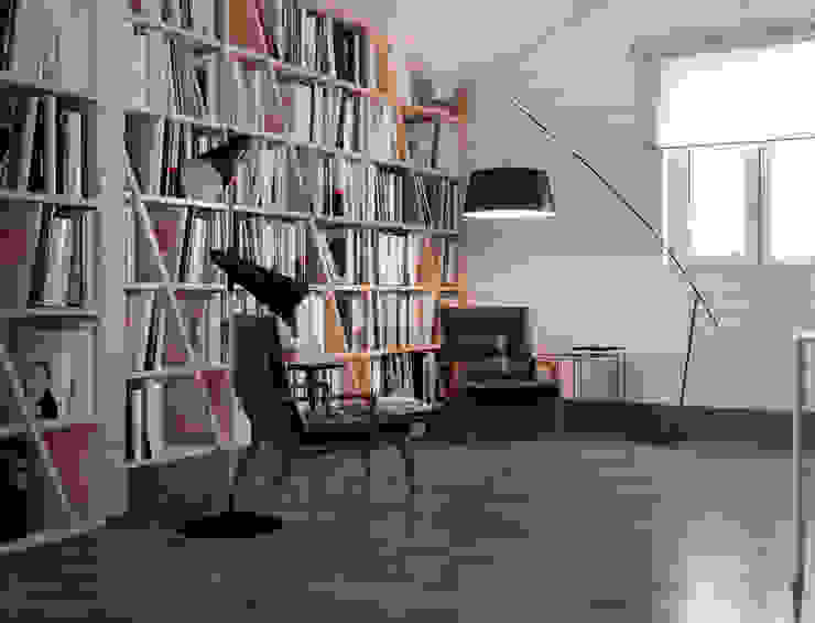 homify Рабочий кабинет в стиле минимализм Дерево Белый