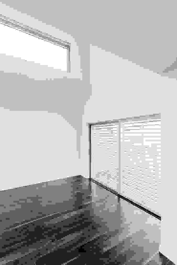 Casa Lote 31, ADOFF - Arquitetos ADOFF - Arquitetos Moderne Wände & Böden