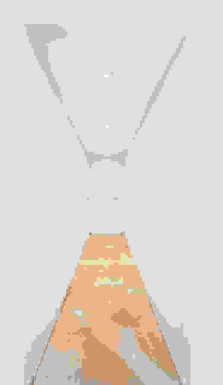 Construccions i Reformes Miquel Munar SL Ingresso, Corridoio & Scale in stile minimalista