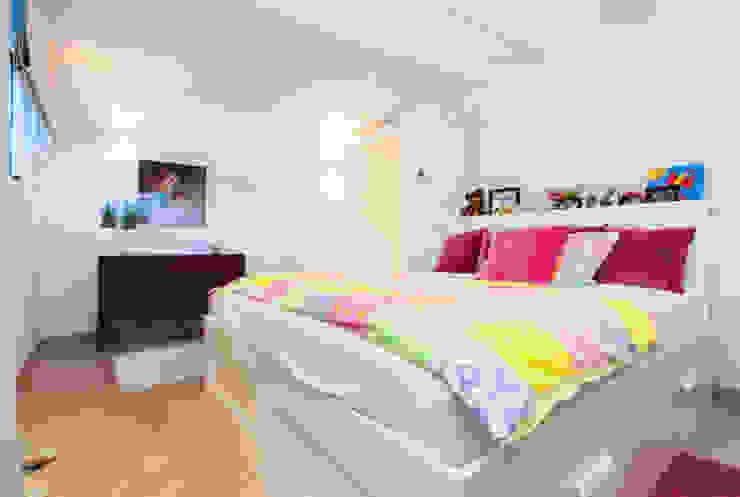 Construccions i Reformes Miquel Munar SL Stanza dei bambini minimalista