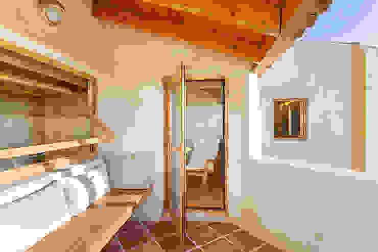 A JOIA d´AZOIA pedro quintela studio Varandas, marquises e terraços campestres Acabamento em madeira