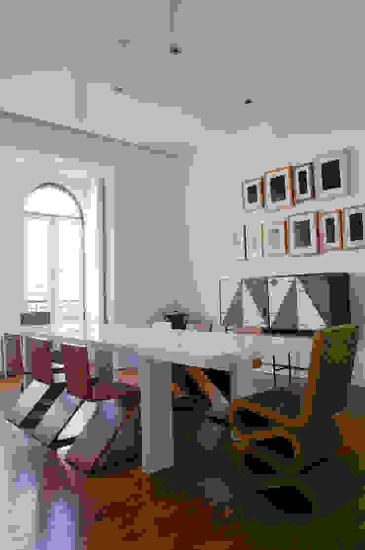 Casa JCSP_1 XYZ Arquitectos Associados Salas de jantar modernas