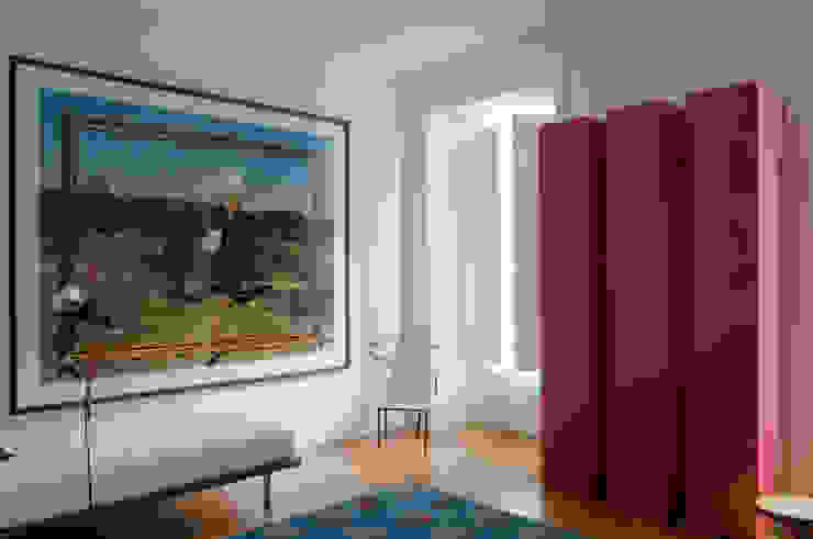 Casa JCSP_4 XYZ Arquitectos Associados Quartos modernos