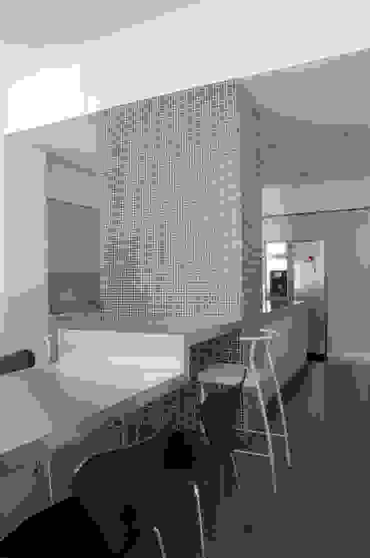 Casa JCSP_7 XYZ Arquitectos Associados Cozinhas modernas