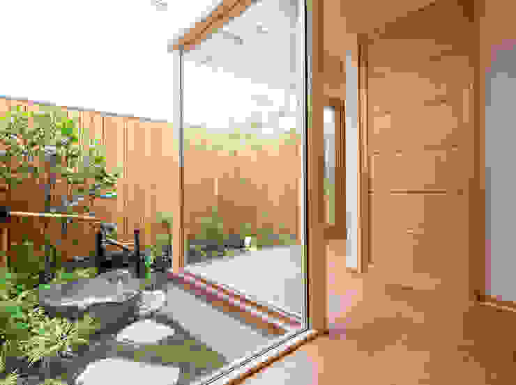 一級建築士事務所 Eee works Modern garden Multicolored