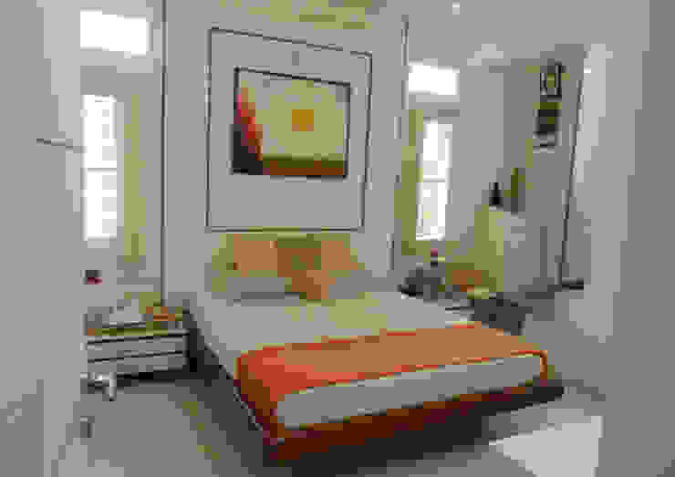 GIRL's ROOM 2 VERVE GROUP Minimalist bedroom White