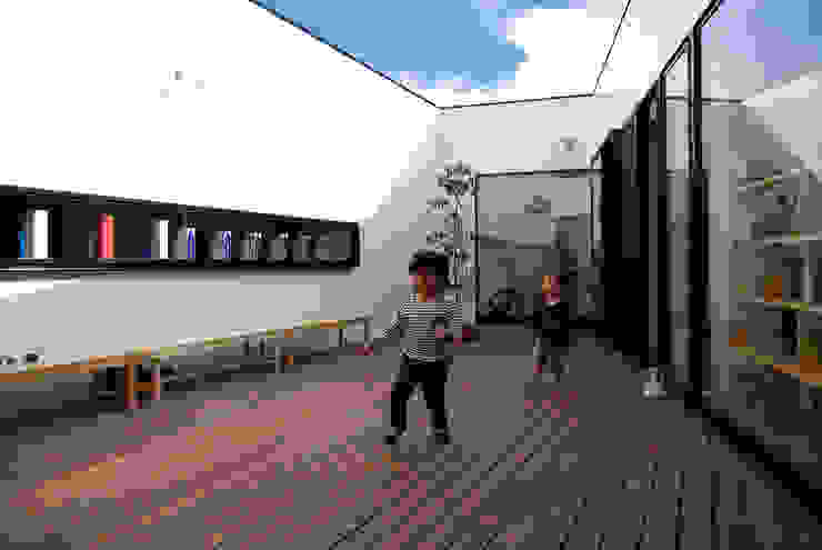 インナーコートのある家, BDA.T / ボーダレスドロー BDA.T / ボーダレスドロー Modern Terrace