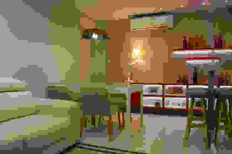 ARQ Ana Lore Burliga Miranda Modern dining room Wood Red