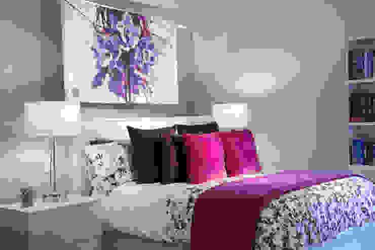 homify Modern style bedroom Purple/Violet Beds & headboards