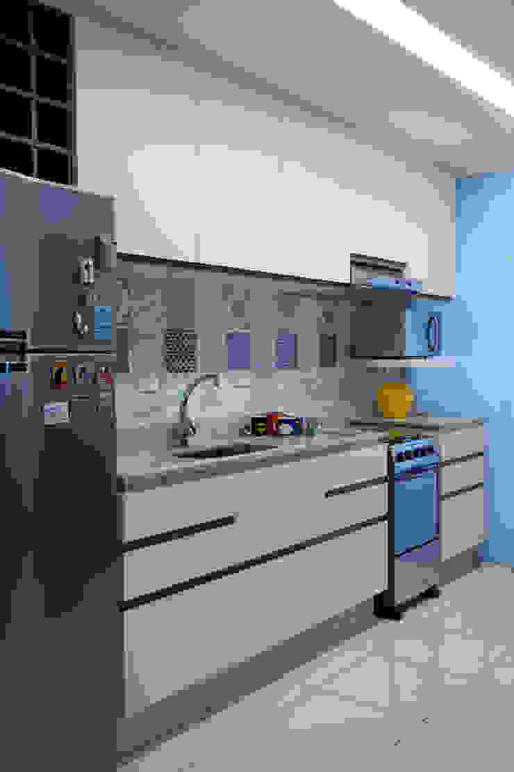 RESIDÊNCIA JO UNION Architectural Concept Cozinhas modernas Cerâmica Multi colorido