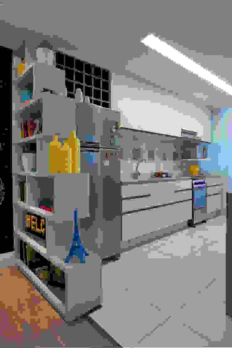 RESIDÊNCIA JO UNION Architectural Concept Cozinhas modernas Derivados de madeira Multi colorido