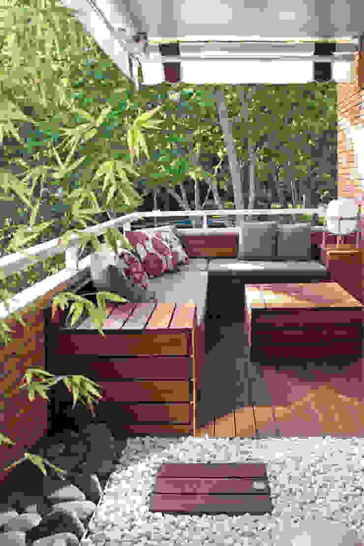 New construction of a terrace in Pedralbes, Barcelona Daifuku Designs Balkon, Beranda & Teras Gaya Asia