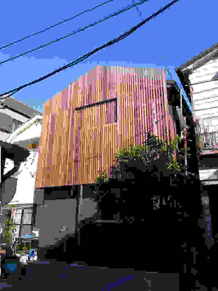 葛飾の住宅, ㈱姫松建築設計事務所 ㈱姫松建築設計事務所 モダンな 家 空,建物,木,アーバンデザイン,窓,シェード,高層ビル,コンドミニアム,住宅街,材料特性