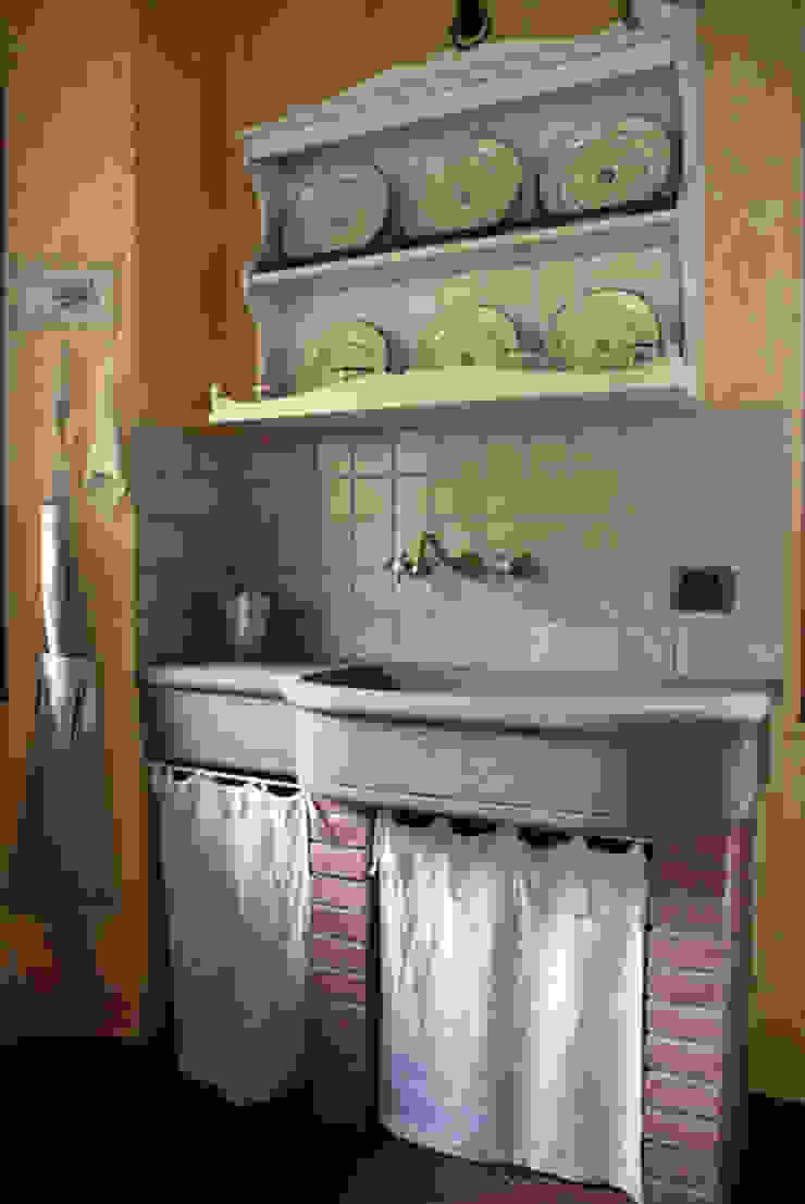 interni RASPANTI PIETRA SERENA SRL Modern kitchen